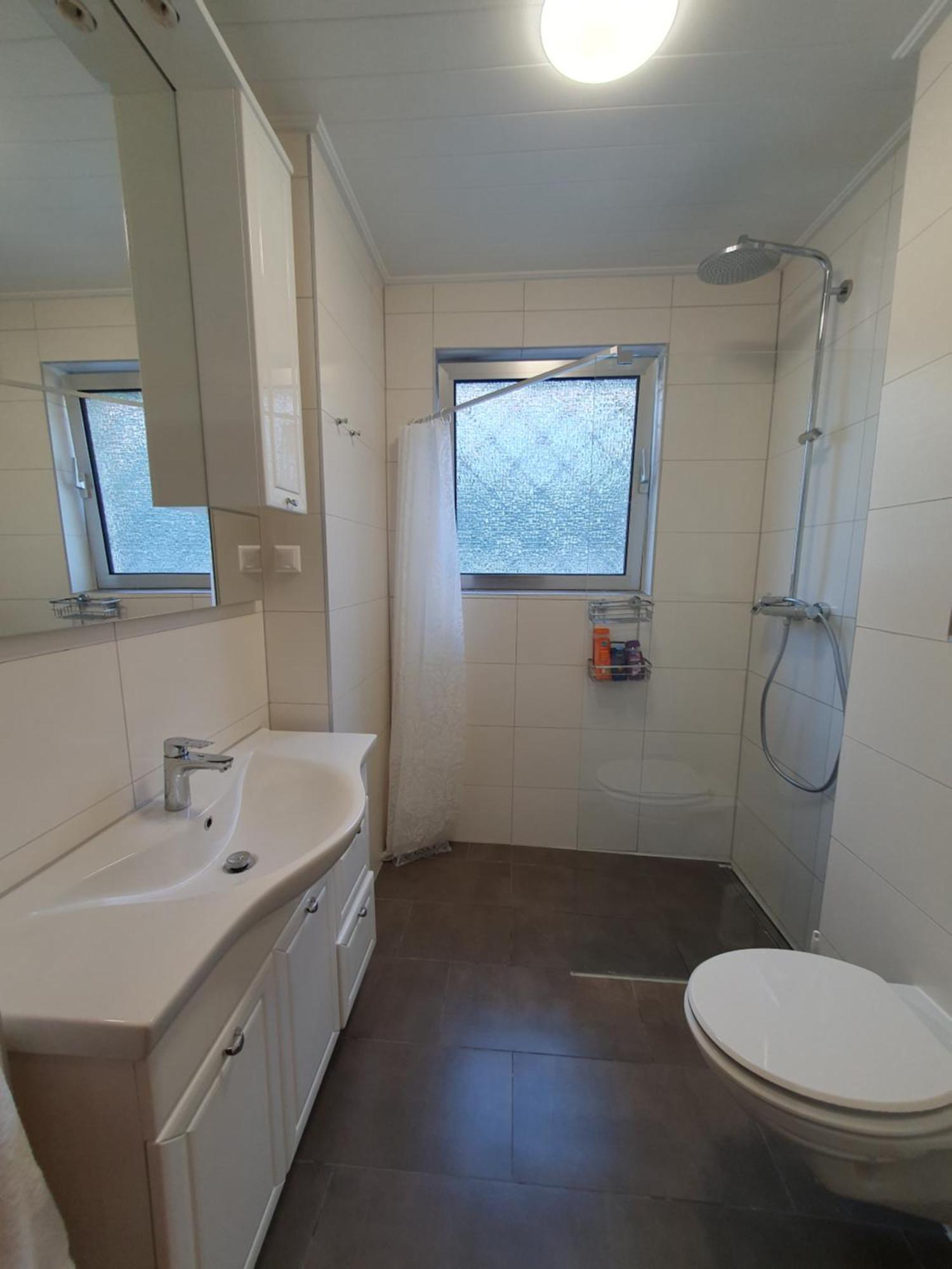 Ferienwohnung Privatzimmer An Der Uniklinik Mainz - Nur Fuer Weibliche Gaeste Exterior foto